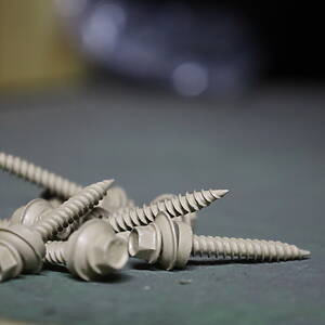 Metal to Wood Colored Screws 1.5"